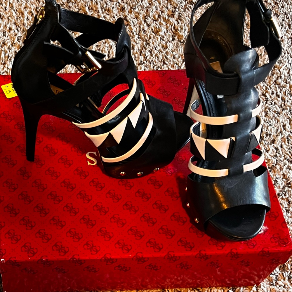 Size 8 Guess Black and White Strappy Heels
